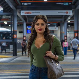 Aos 36 anos, Sophie Charlotte colhe frutos como Gerluce na novela 'Três Graças'