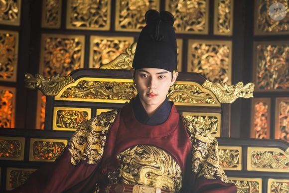 'Bon Appétit, Vossa Majestade' vai ao ar na Netflix e conta com 12 episódios apenas