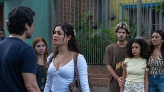 Namoro discreto nos bastidores de 'Três Graças': ator importante na novela assume relacionamento com neta de Betty Faria. 'Auge da minha felicidade'