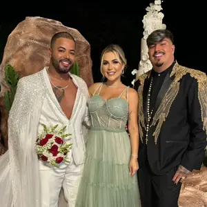 Deolane Bezerra foi uma das pouquíssimas famosas a comparecer no casamento de Hytalo Santos