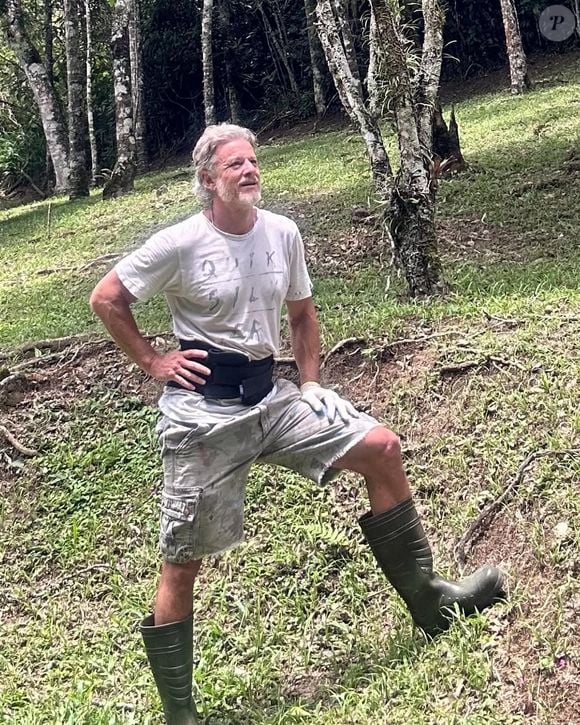 O intérprete do vilão Jaques, da novela 'Dona de Mim', da TV Globo, divide sua rotina entre gravações e a vida simples no sítio, onde cuida pessoalmente da casa e da horta