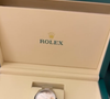 Em suas redes sociais, Margareth Serrão mostrou ter ganhado um relógio da marca Rolex