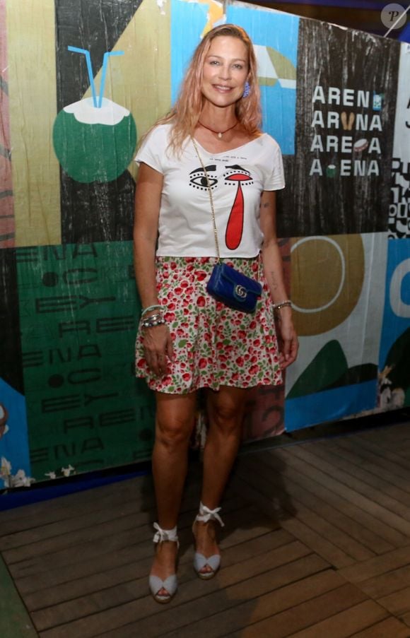 Luana Piovani se manifestou na web após um comentário de internauta que sugeriu seu retorno à Globo.