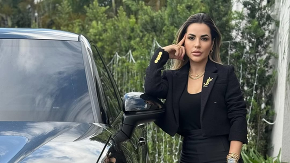 Deolane Bezerra passou a ser investigada, segundo o G1, mas negou qualquer irregularidade em transação com MC Ryan