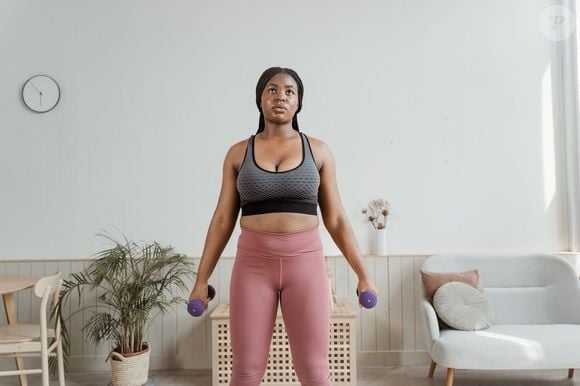 Quem também sofre com a flacidez pode perceber melhoras com o foco e dedicação nos exercícios