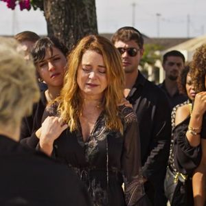 A trama já havia preparado o público para a despedida de Abel (Tony Ramos) - empresário, pai e marido que morreu após um acidente de carro provocado por sabotagem -, mas a sequência do velório surpreendeu pelo silêncio, pela coreografia discreta dos olhares e, sobretudo, por um detalhe que ressoou muito além da ficção...