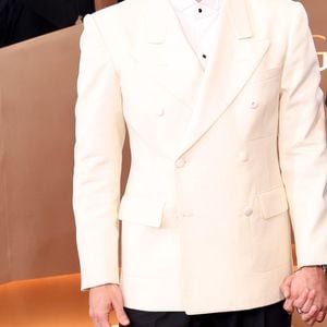 Além das vitórias, foi o estilo minimalista de Wagner Moura que roubou a cena no tapete vermelho... em especial os seus calçados