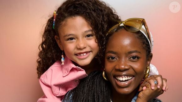 Sofia (Elis Cabral) e Leona (Clara Moneke) na novela Dona de Mim