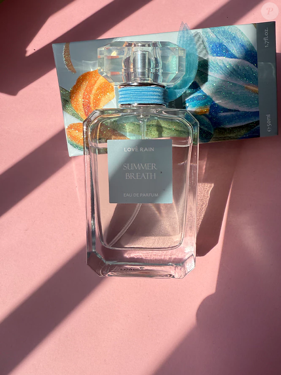 A bergamota acrescenta um toque cítrico e refrescante ao Summer Breath, característica que pode agradar quem procura perfumes mais leves para os dias quentes