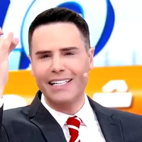 Record desmente Luiz Bacci e rebate 'fake news' de ex-funcionário com ironia: 'Desejamos sucesso e calma ao apresentador'