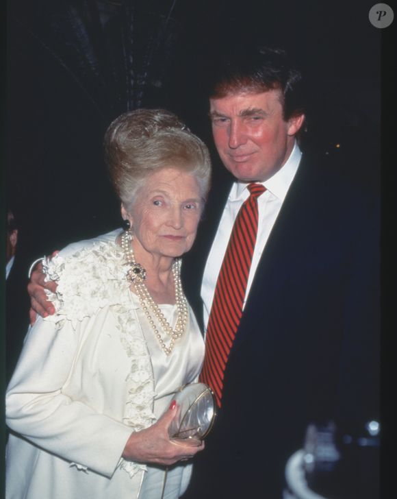 A história da imigração de Mary Anne MacLeod Trump, mãe do atual presidente dos Estados Unidos, Donald Trump, tem sido alvo de boatos e especulações.
