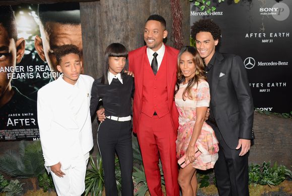 Willow Smith, filha de Will e Jada Pinkett Smith, utiliza o estilo como manifesto de liberdade de gênero e identidade