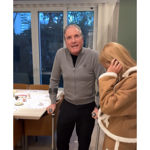 Roberto Justus passou por uma cirurgia na última quarta-feira (13) e está se recuperando