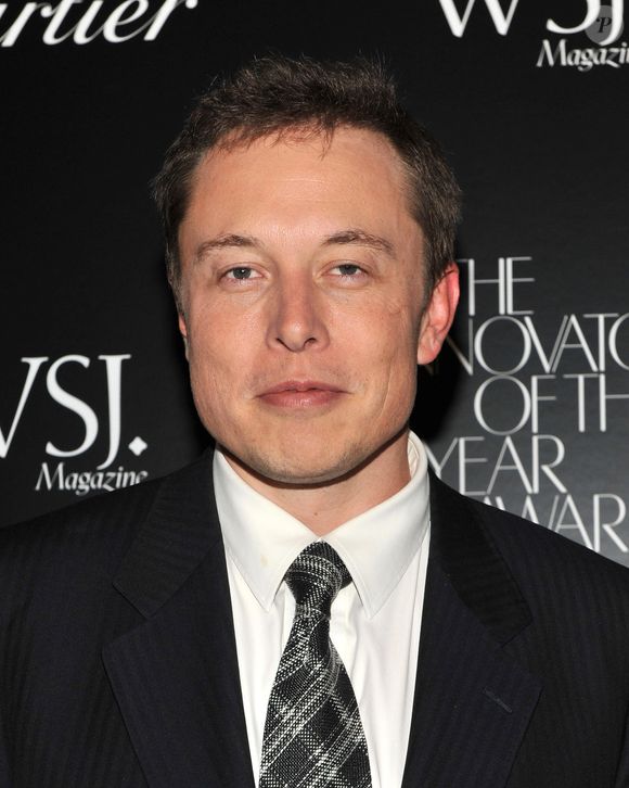 Elon Musk é dono da Tesla, da X (antigo Twitter) e da SpaceX