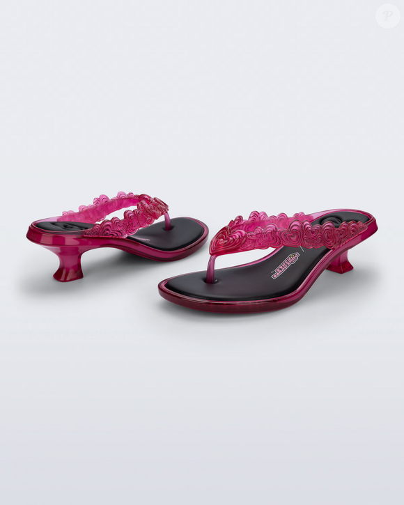 Entre as versões coloridas da collab Melissa + Powerpuff Girls, a rosa, referência a Florzinha, conquistou minha afilhada e transformou um simples par de sapatos em uma lembrança especial