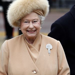 Muito além do glamour, Kate Middleton usa a moda como estratégia de comunicação e mantém vivo um dos maiores legados deixados pela Rainha Elizabeth II
