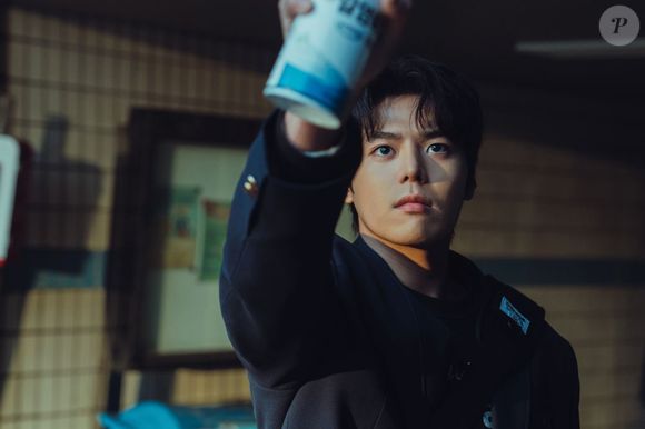 Para o dorama, o galã precisou ganhar 10 kg e deixar seu corpo mais definido em cena