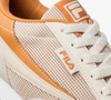 Quem procura um tênis confortável e fácil de combinar pode apostar no Fila Renno Classic, modelo que reúne estilo casual e detalhes inspirados na estética esportiva retrô