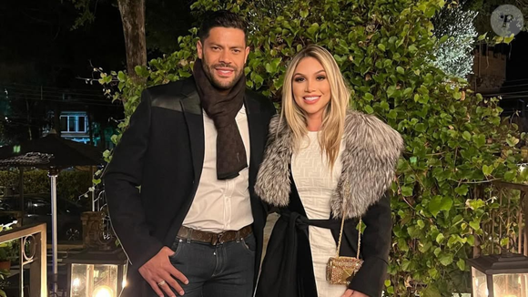 Após cinco anos juntos, Hulk e Camila Ângelo celebraram a união com duas festas de casamento neste mês