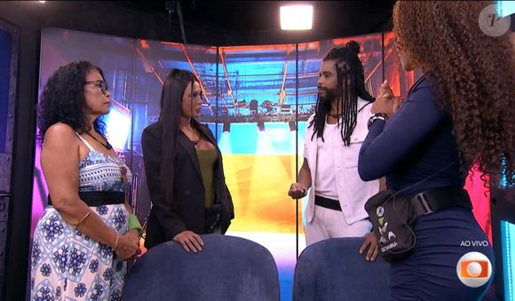 Diogo concordou em colocar Aline e Vinícius