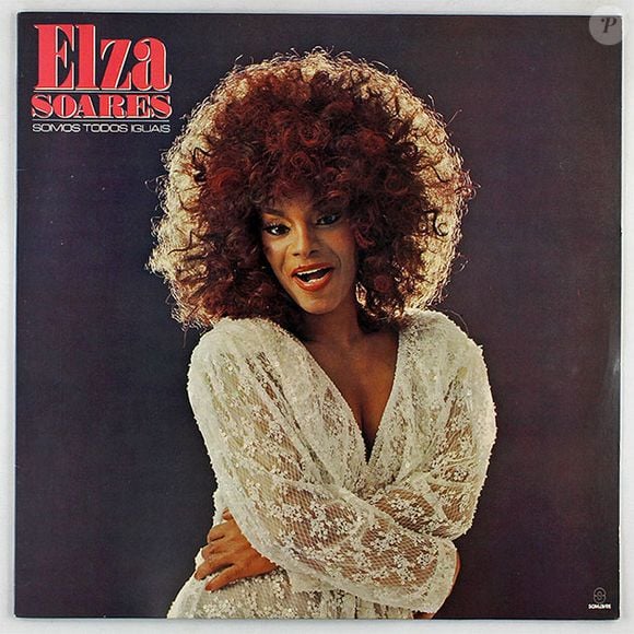 Elza Soares já era puro impacto visual nos anos 80, combinando cabelos volumosos, rendas, brilho e uma personalidade impossível de ignorar