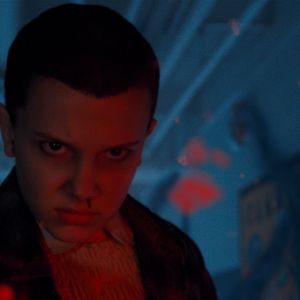 Durante a segunda temporada, Millie Bobby Brown voltou a ter a cabeça raspada