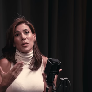 A crítica destrutiva é um dos principais motivos para finais de relacionamento, segundo Andrea Vicente