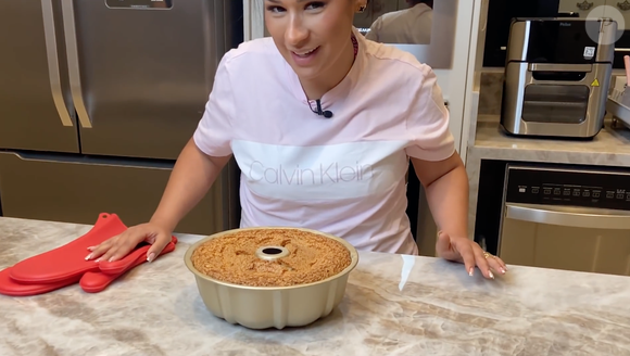 Bolo de Simone Mendes fica delicioso e é super simples de ser preparado