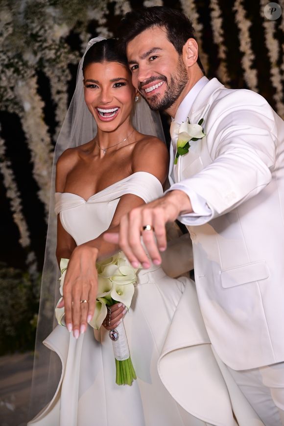 Mariano acabou de se casar com a ex-Miss Brasil Jakelyne Oliveira