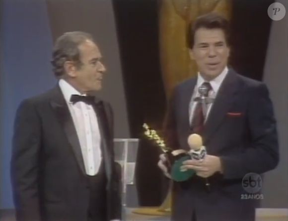 Ronald Golias admitiu não ter smoking para receber o 'Troféu Imprensa' e ganhou empréstimo de Silvio Santos