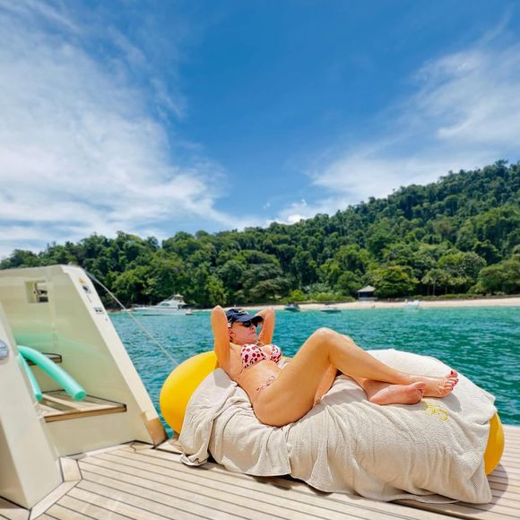 Ana Maria Braga postou foto só de biquíni