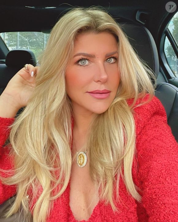 Íris Stefanelli apostou em procedimentos estéticos para mudar o contorno do rosto