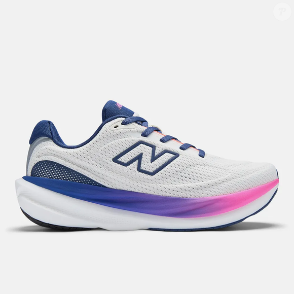O New Balance 1080v15 usado por Fátima Bernardes durante caminhada na orla carioca chamou atenção pela proposta que combina conforto, amortecimento e visual moderno