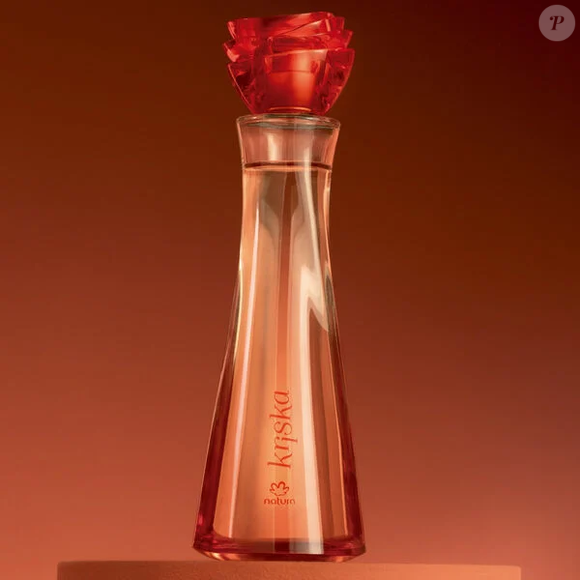 Sucesso desde os anos 1990, o Kriska continua sendo uma das fragrâncias mais lembradas da Natura. Com notas florais, toque adocicado e fundo amadeirado, o perfume se mantém atual e elegante mesmo após mais de 30 anos de história