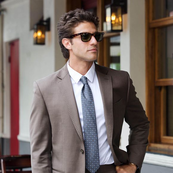 Intérprete de Pedro na novela das nove, Chay Suede impressionou com o corpo sarado. Saiba como é o treino do artista