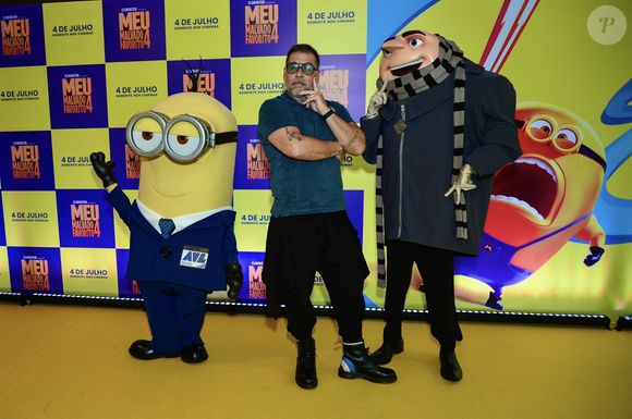 Leandro Hassum, no podcast, contou que ficou sabendo do acontecimento saindo da casa de sua namorada, na época.