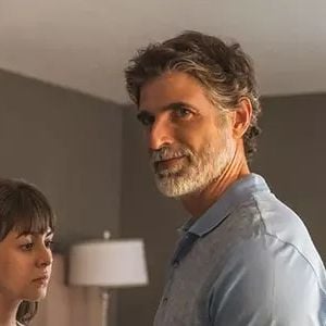 Em Bom Dia, Verônica (2022-2024), Reynaldo Gianecchini passou por uma transformação discreta, mas marcante, para interpretar o pastor Matias. O ator apareceu com os cabelos curtos, penteados de forma clássica e com algumas mechas escurecidas, já que, na época, vinha assumindo os fios naturalmente grisalhos fora das telas. Para compor o personagem, ele também tingiu a barba grisalha, usou lentes de contato e contou que todo o processo de caracterização ajudava a construir a personalidade fria e manipuladora do vilão