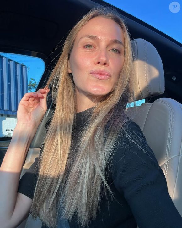 Renata Kuerten, apresentadora do 'Esquadrão da Moda', se casou com o advogado Beto Senna neste sábado (10)