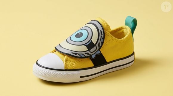 Amarelo, divertido e feito para acompanhar a independência dos pequenos: o novo Converse X Minions traz fechamento em velcro, puxador traseiro e palmilha OrthoLite, além de detalhes dos personagens que reforçam a identidade da colaboração