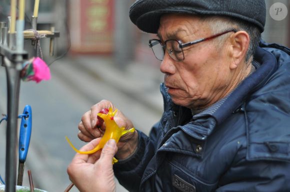 Reizo é um artista talentoso e gosta de fazer autorretratos, além de sempre aprender novos hobbies