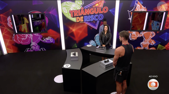 Em seguida, Jordana escolheu a caixa 2