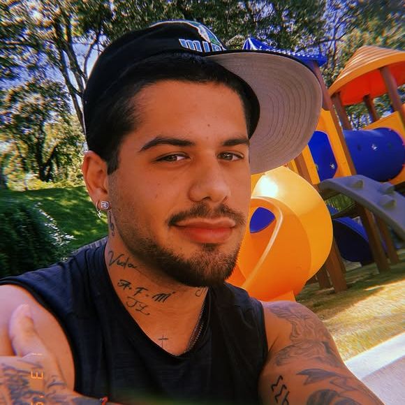 Zé Felipe está oficialmente solteiro