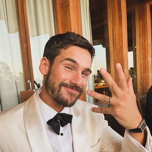 Nicolas Prattes apareceu muito emocionado em novas fotos divulgadas nas redes sociais