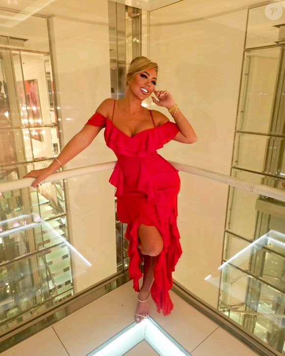 Segundo Aisleyne Horgan-Wallace, o medicamento comprado era supostamente falso, o que a levou a passar muito mal e quase morrer