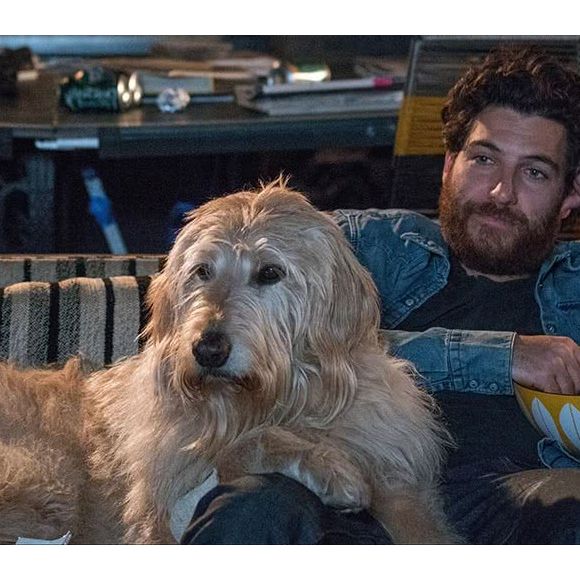 O filme da vez é "Nossa Vida com Cães (Dog Days)", uma produção norte-americana que entrelaça cinco histórias encantadoras, todas ligadas pelo amor aos pets