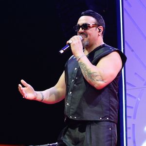 Belo cumprirá a agenda de shows lotada do final de ano. As informações são da colunista Carla Bittencourt, do Portal Leo Dias