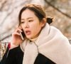 Em 'Something in the Rain' Yoon Jin-ah é uma mulher na casa dos 30 anos que se sente estagnada na vida pessoal e profissional