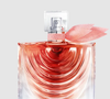 Quem gosta da assinatura olfativa da íris encontra uma proposta ainda mais concentrada no La Vie Est Belle Iris Absolu. O perfume, na emabalgem de 50ml, caiu de R$ 525,85 para R$ 472,99, também com 10% de desconto no Amazon Prime Day 2026. Segundo as informações da marca, essa versão entrega dez vezes mais concentração de íris em comparação ao perfume original