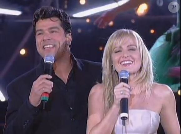 Angélica e Mauricio Mattar começaram a namorar em janeiro de 1998. Até 1999, eles terminaram e reataram, pelo menos, duas vezes