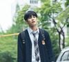 Em 'Meus Dezoito Anos', acompanhamos Choi Joon-woo, um jovem tímido que é transferido de escola e tem dificuldades em se adaptar